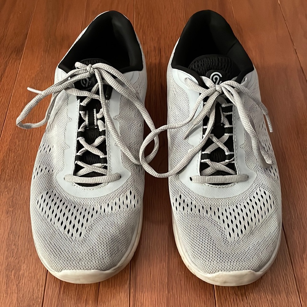 Champion Mens Size 11 Shoes